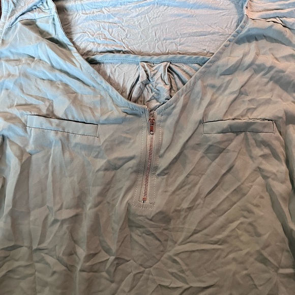 Tank Top with Zipper front - Picture 2 of 4